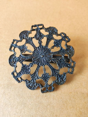 Belt buckle bronze with vintage carved floral design like new