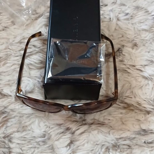 Givenchy SGV815 sunglasses like new, brown