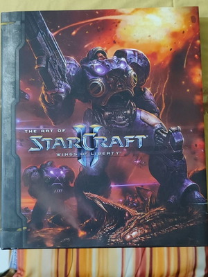 Starcraft 2 Artbook, саундтрак и Behind the Scenes DVD като нов