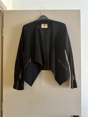 Crop jacket size S like new, black with adjustable sleeves