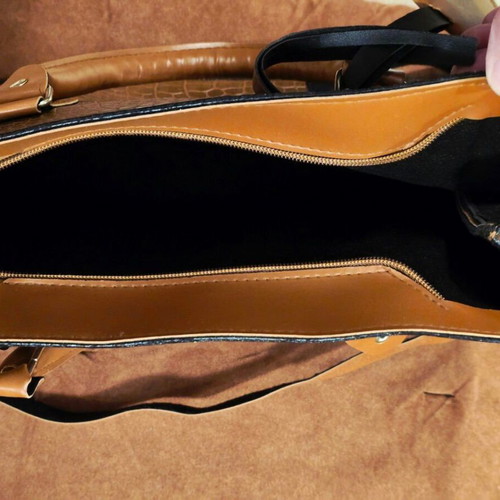 Croci shoulder bag new, quality croc leather type, brown