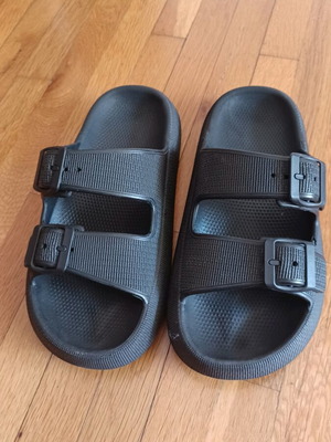 Black sandals like new, size 38, rubber material
