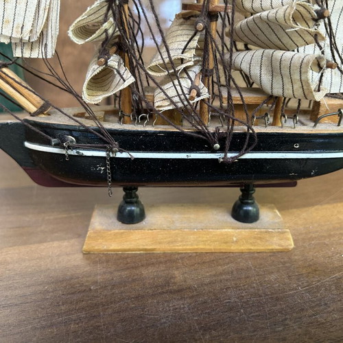 Decorative model ship