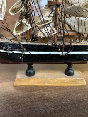 Decorative model ship