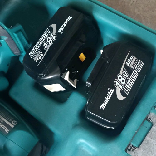 Makita battery chainsaw