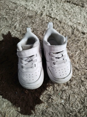 Παπουτσάκια Nike λευκά νούμερο 19,5 σαν καινούργια