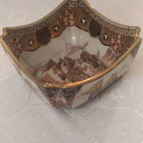 Satsuma platter like new, authentic Chinese with embossed gold details