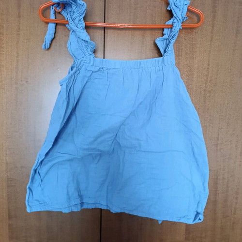 Blue sleeveless top like new, size S