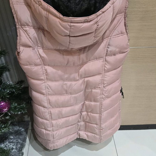 Pink sleeveless jacket with inner fur like new
