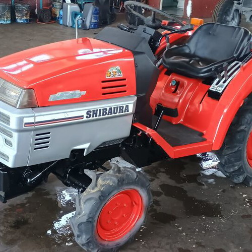 Shibaura P155F 4x4 17hp tractor like new, 2006, 606 hours