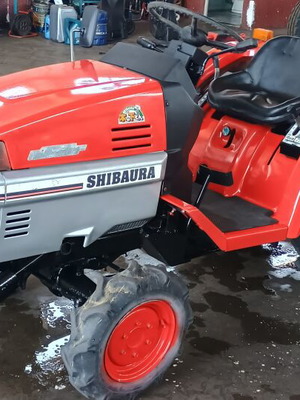Shibaura P155F 4x4 17hp tractor like new, 2006, 606 hours