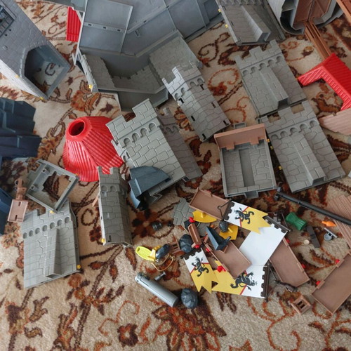 Playmobil 4865 The Great Castle of the Lion Knights used