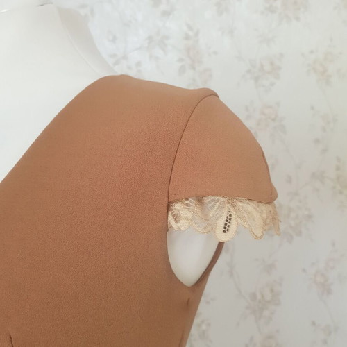 Dress Desiree size S like new, brown pleated with lace details