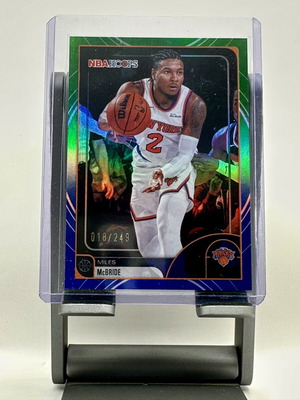 Topps NBA Hoops Miles McBride πράσινη-μπλε παράλληλη κάρτα σαν καινούργιο