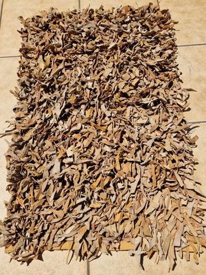 Leather rug like new