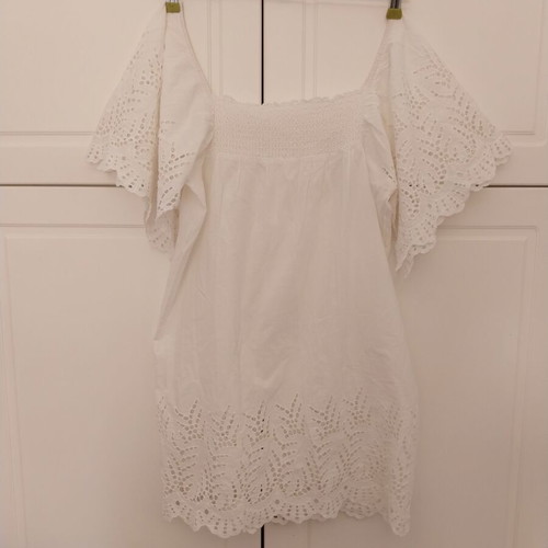 Mini white broderie dress with large sleeve, like new, size L-XL