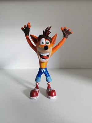 Crash Bandicoot 20cm action figure new, pvc