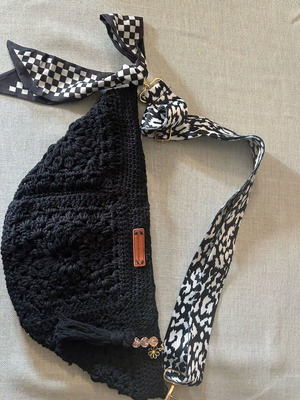 Χειροποίητη πλεκτή τσάντα ώμου χιαστί μαύρη κατόπιν παραγγελίας