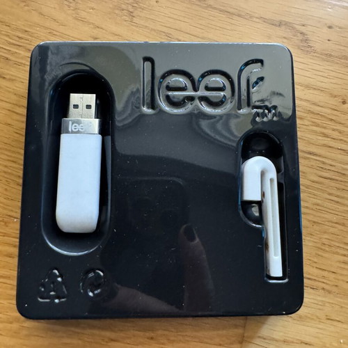 Leef iBRIDGE 64GB White Edition like new for iPhone and iPad
