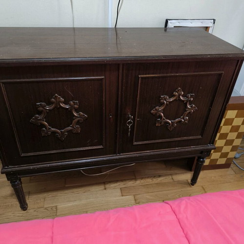 Classic furniture with two cabinets used with carved designs