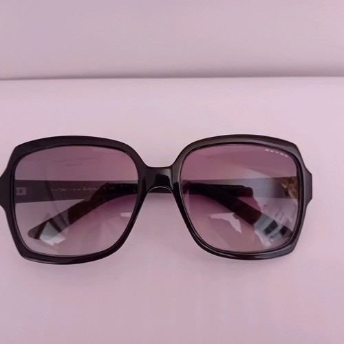 Oxydo Safilo Group Italian women's sunglasses like new, black