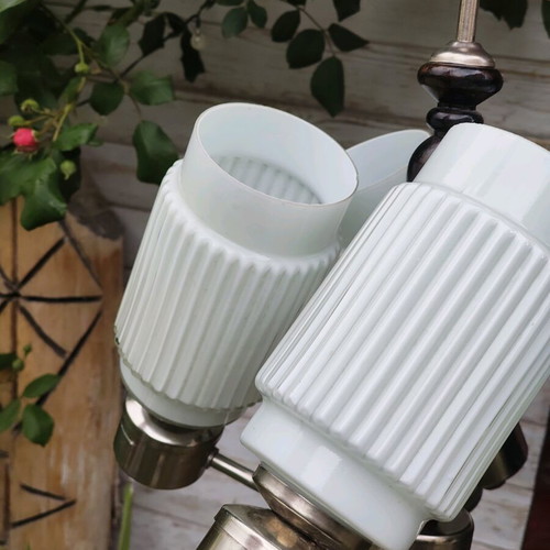Retro style ceiling lamp used with 4 glass shades