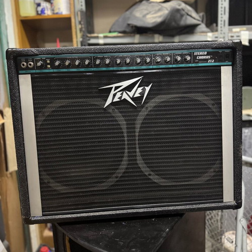 Peavey Stereo Chorus 212 guitar amplifier like new with original footswitch
