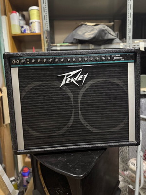 Peavey Stereo Chorus 212 guitar amplifier like new with original footswitch