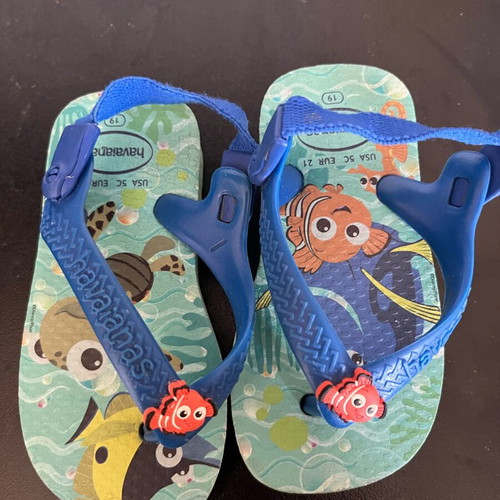 Havaianas children's flip flops size 19 like new, blue
