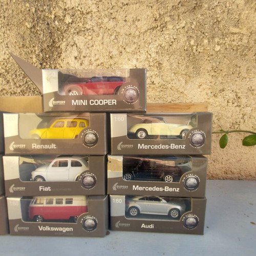 Toy cars set of 18 with books, scale 1/60 Super 9