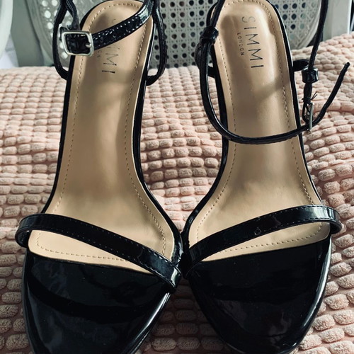 Black sandals like new, size 38
