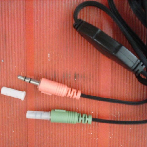 Headphones with microphone and volume control CH-1634