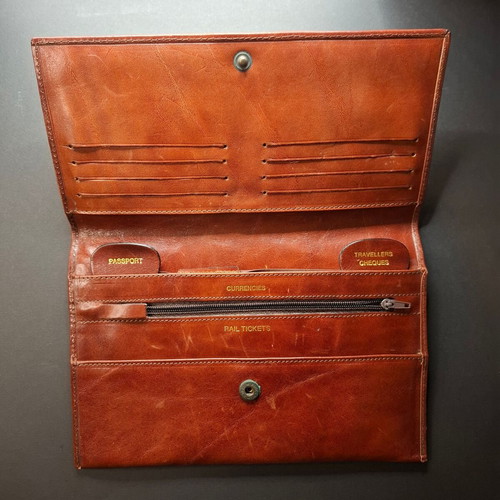 Vintage leather travel wallet Guy Laroche used, brown