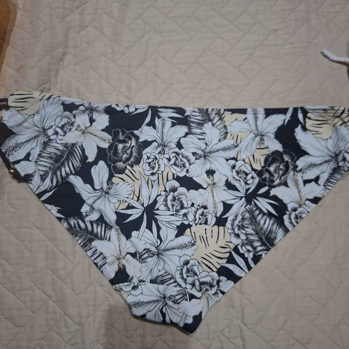Dorina swimwear bottom like new XXXL black and white