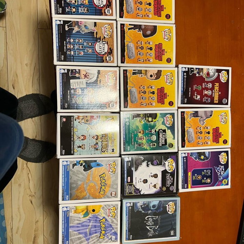 Funko Pop collection like new with DC, Pokemon, Marvel and Demon Slayer