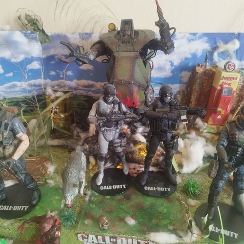 Call of Duty MacFarlane diorama with Seraph, Frank Woods, Soap, Ghost, and more, like new