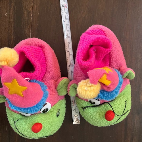 Children's slippers like new, size 22-23 with 3D happy design