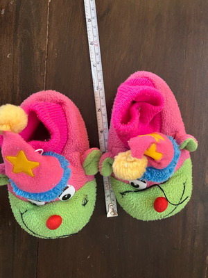Children's slippers like new, size 22-23 with 3D happy design