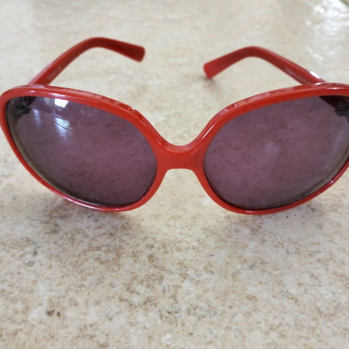 Red sunglasses new, 70s style TOI & MOI