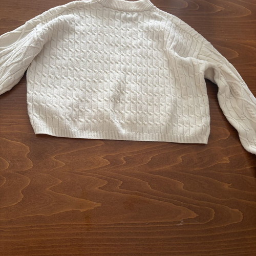 Bershka knitted white sweater like new, size S