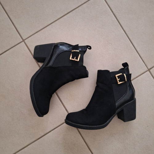 Nikki Me black pumps like new size 37
