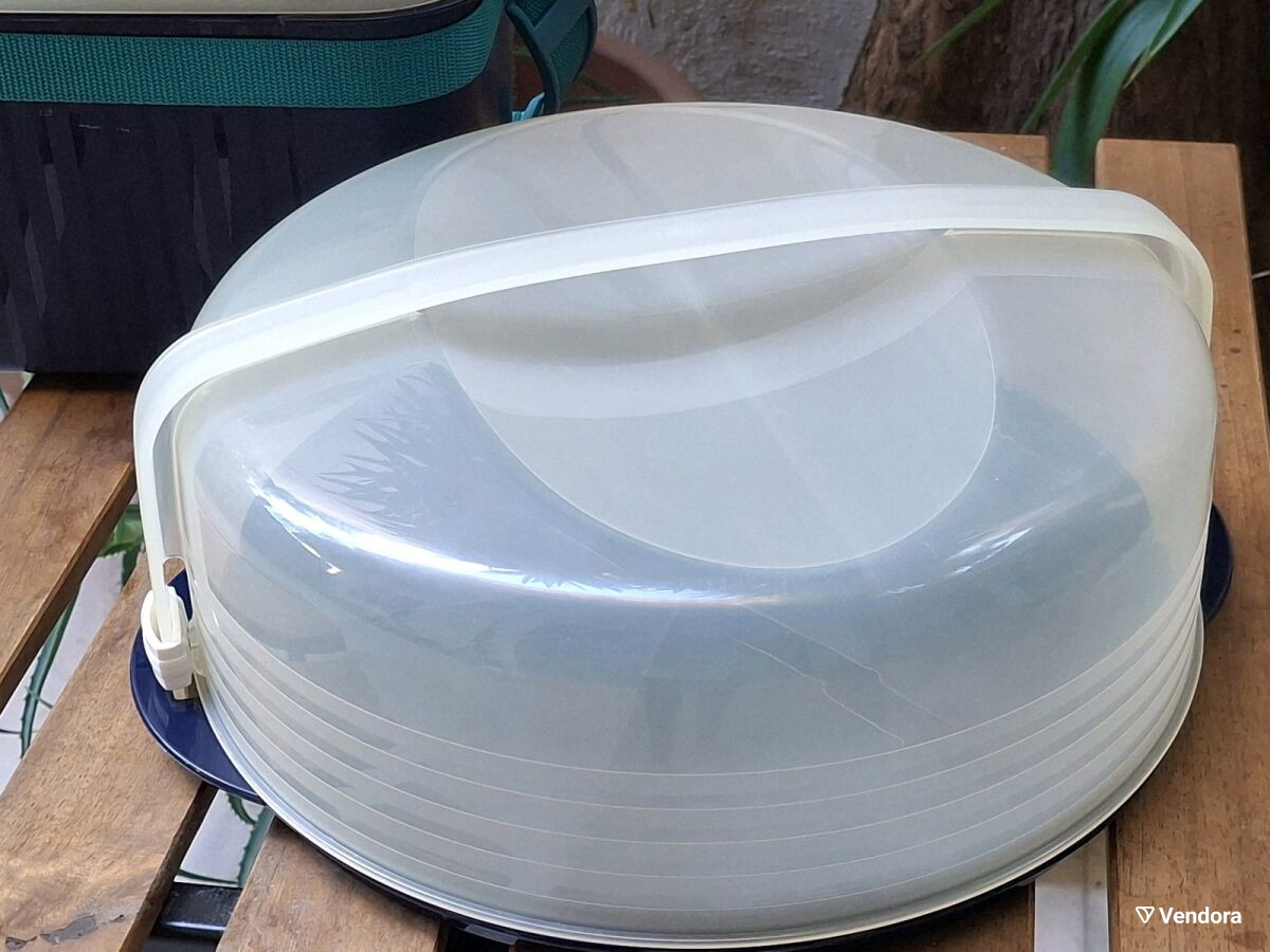 Tupperware set of 3: halva mold, cake…