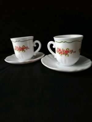 Arcopal France coffee cups like new, set of 2 with saucers
