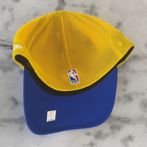 NBA New Era 39Thirty Golden State Warriors hat size S/M like new