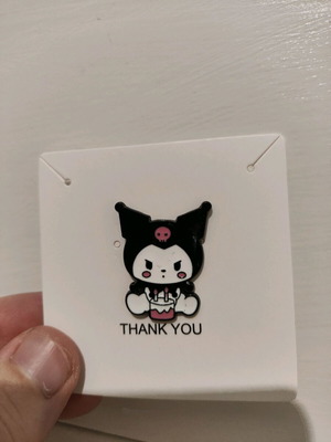 καρφίτσα kuromi hello kitty