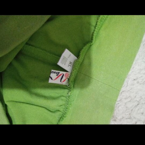 Green shorts like new, comfy