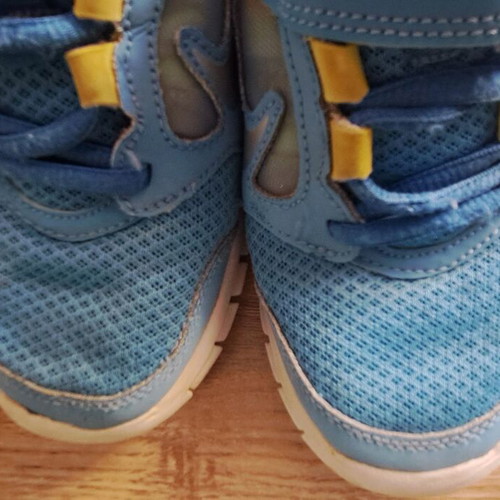 Παιδικά παπούτσια Nike αθλητικά μεταχειρισμένα, νούμερο 33, τιρκουάζ και άσπρο