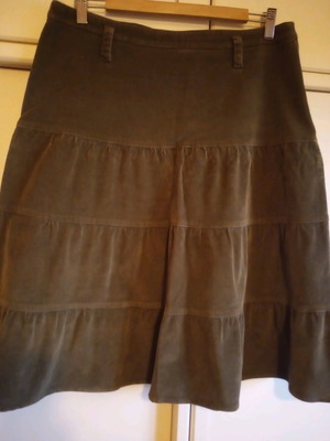 Κοτλέ φούστα με βολάν μεταχειρισμένη, κυπαρισσί