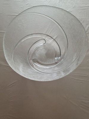 Large glass salad bowl like new with embossed design