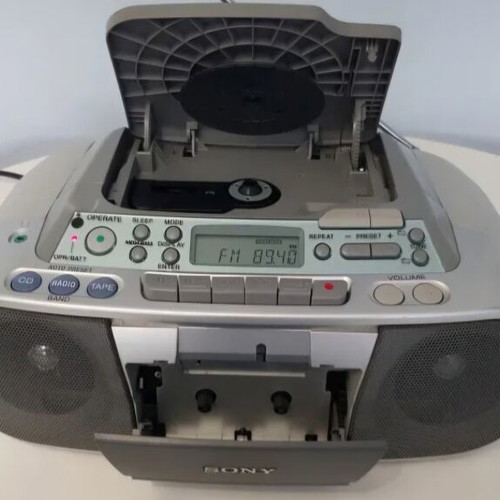 Sony CFD S03CPL Portable Mp3 Radio CD Cassette Player like new